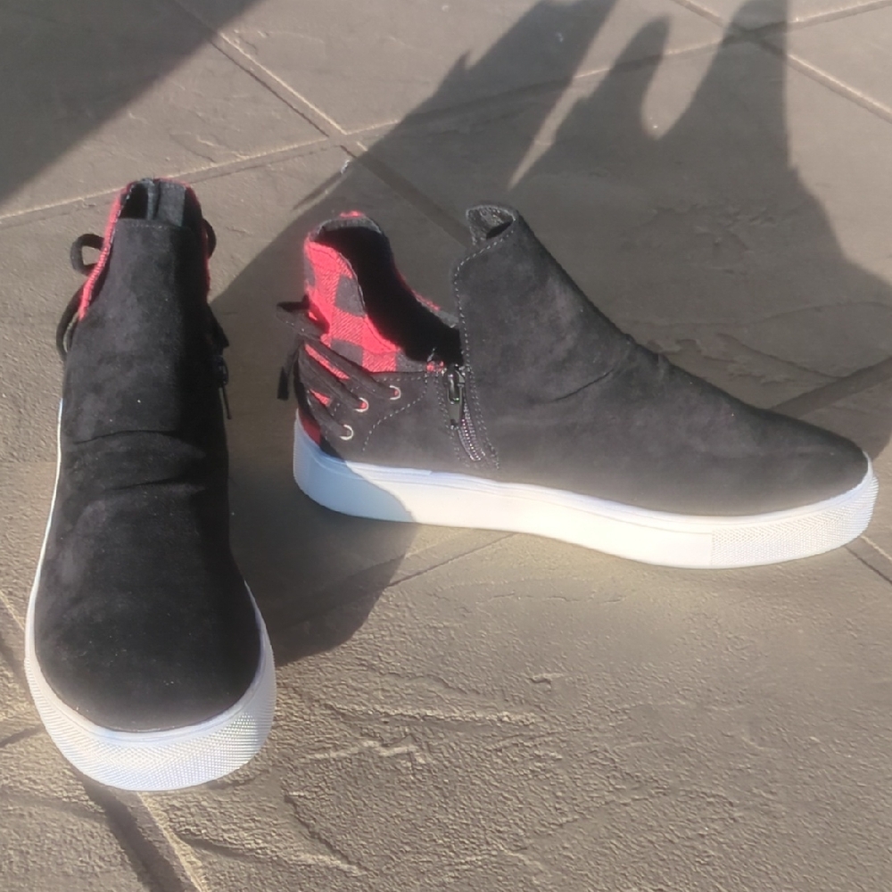 Very G Black & Red Women's Sneakers Size:7.5 High Top ($9 FINAL PRICE)